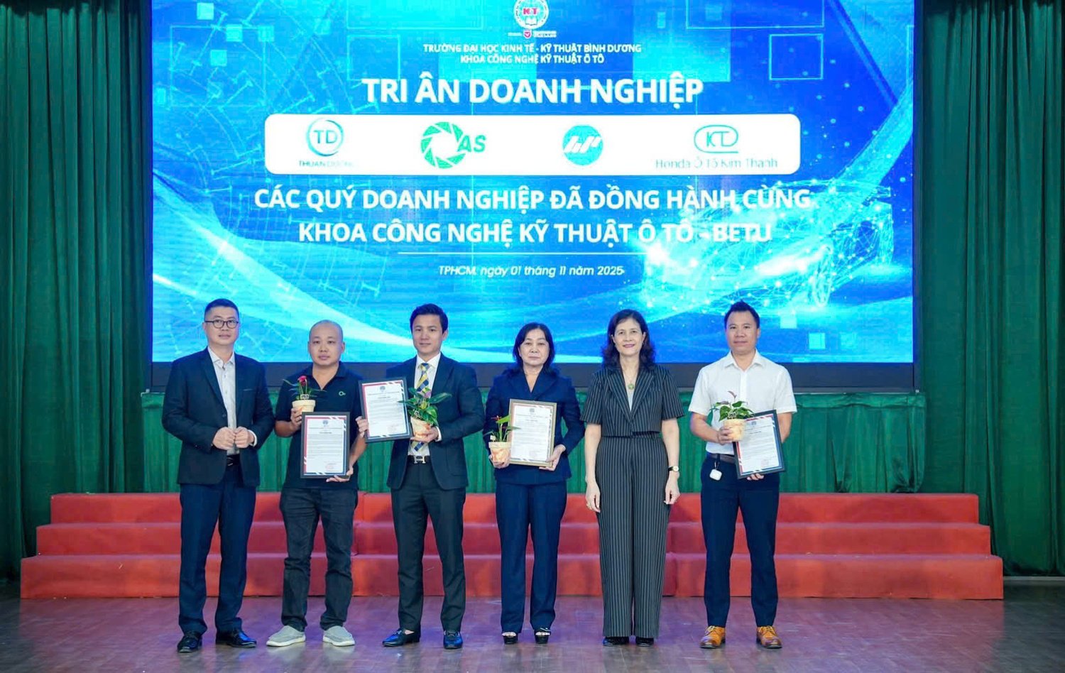 z7195033777854-ca3fbcab5b18bba7be958b3a50ae73f3