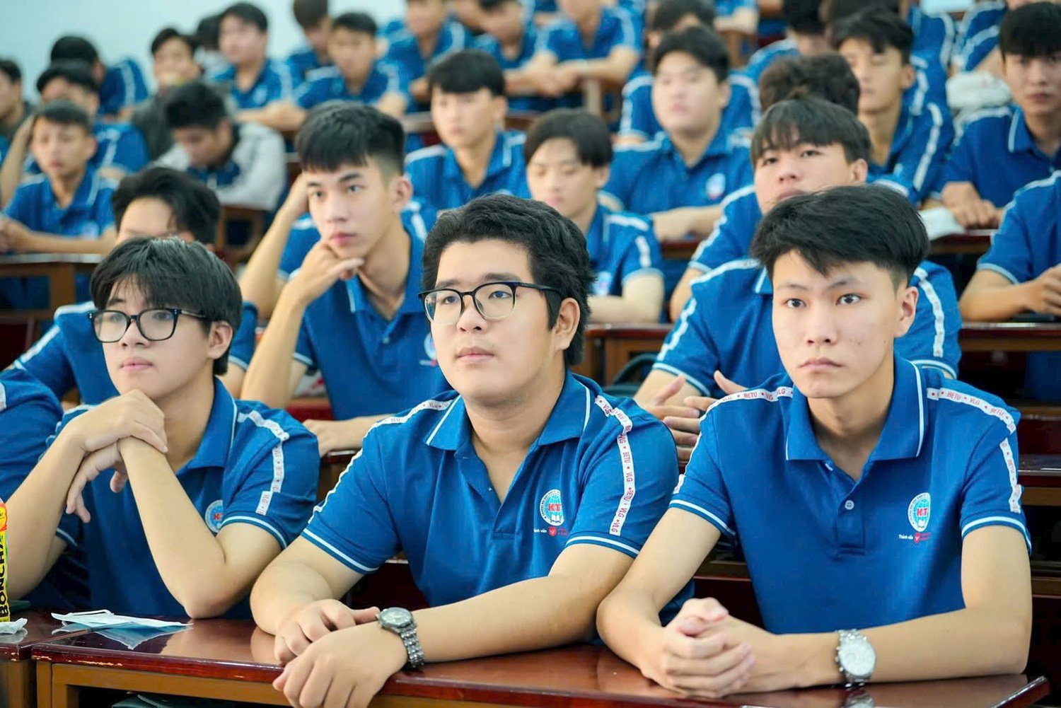 z7195035304422-e209a0057878b2400830db9edeeb6dc7